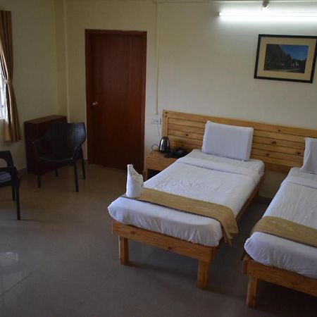 Hotel Travellers Inn Shillong Dış mekan fotoğraf