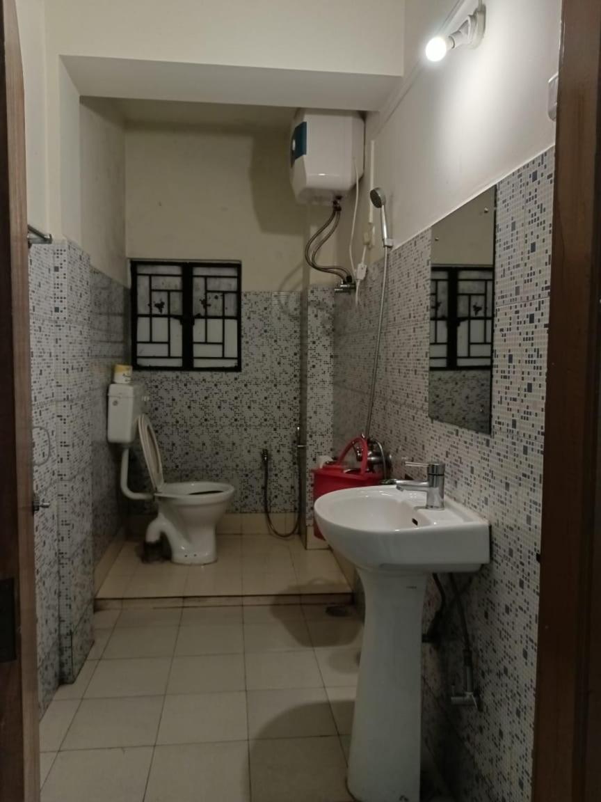Hotel Travellers Inn Shillong Dış mekan fotoğraf