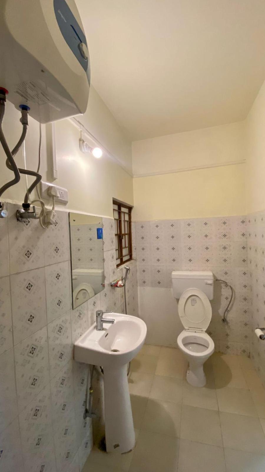 Hotel Travellers Inn Shillong Dış mekan fotoğraf