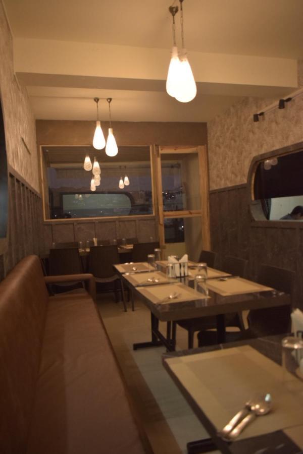 Hotel Travellers Inn Shillong Dış mekan fotoğraf