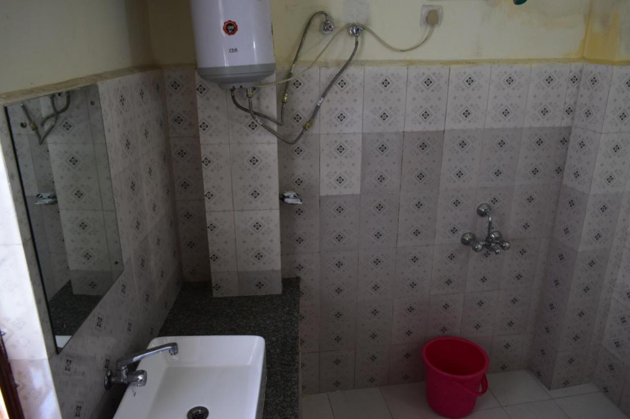 Hotel Travellers Inn Shillong Dış mekan fotoğraf