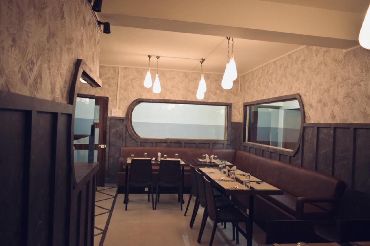 Hotel Travellers Inn Shillong Dış mekan fotoğraf